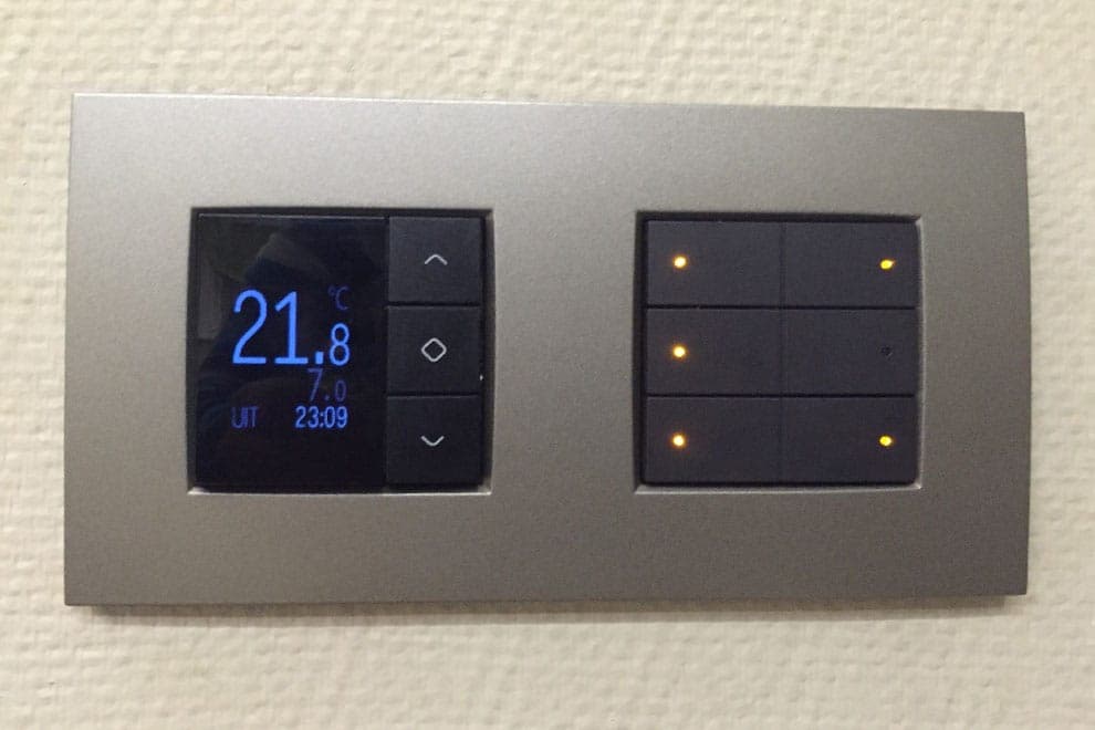 Slim bedienpaneel met thermostaat en lichtsturing