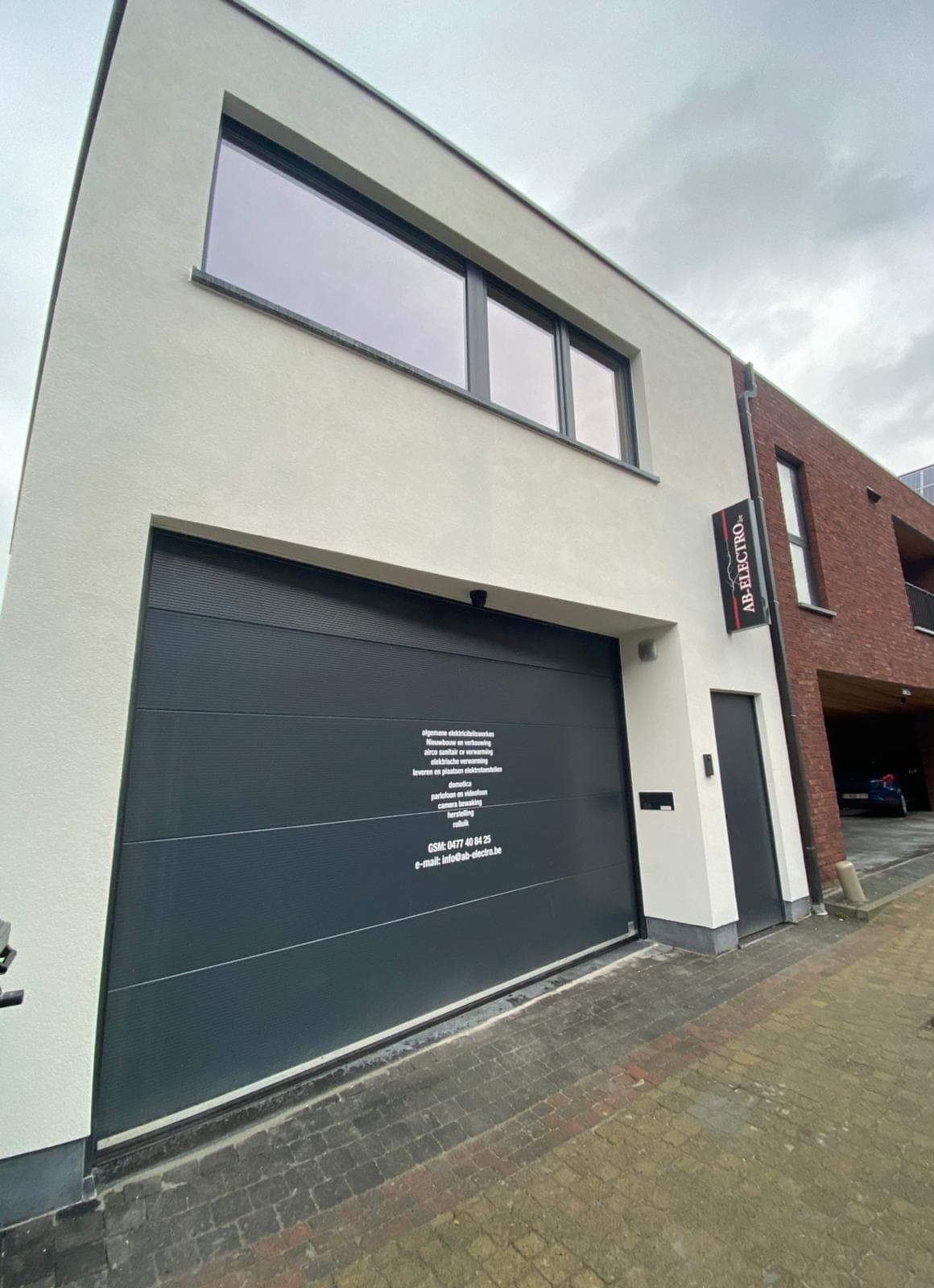Het pand van AB-Electro in Aalst overdag