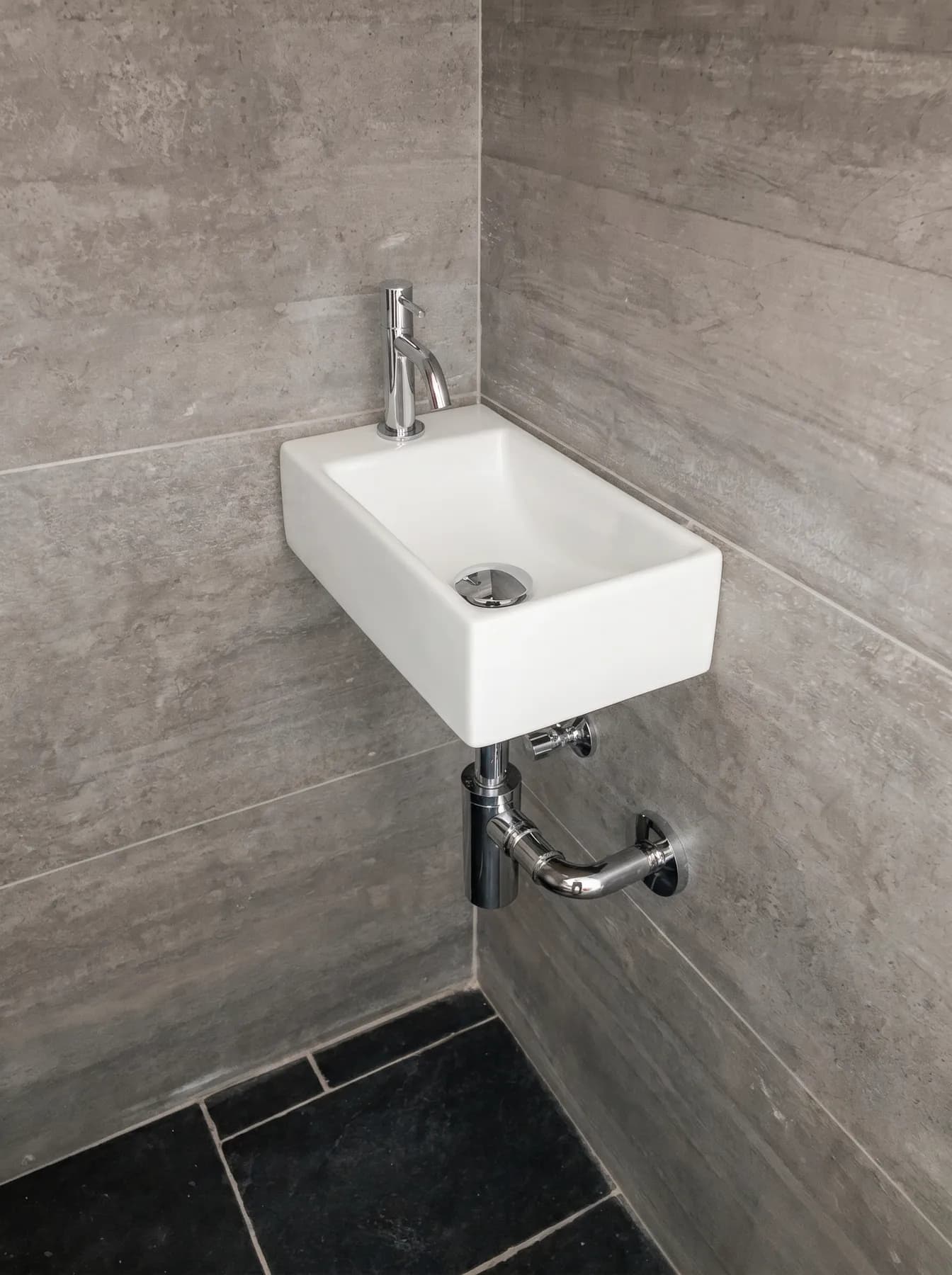 Washbasin with chrome tap